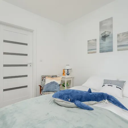 Blue Lagoon Near The With 2 Bedrooms In By Renters Apartamento *