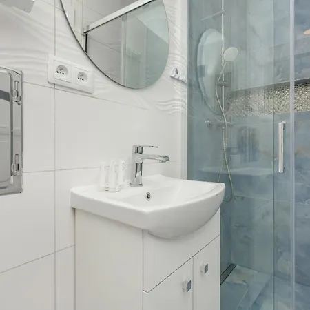 Blue Lagoon Near The With 2 Bedrooms In By Renters Apartamento Gdańsk