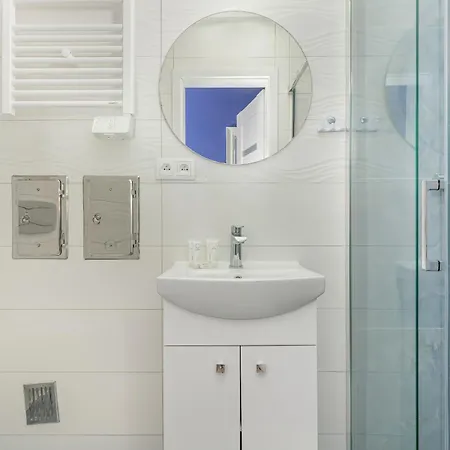 아파트 Blue Lagoon Near The With 2 Bedrooms In By Renters *
