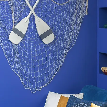 Blue Lagoon Near The With 2 Bedrooms In By Renters 아파트